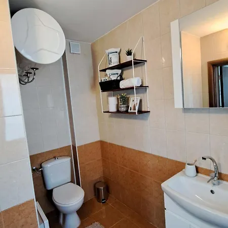 Very Cozy And Comfort House In Location 반스코