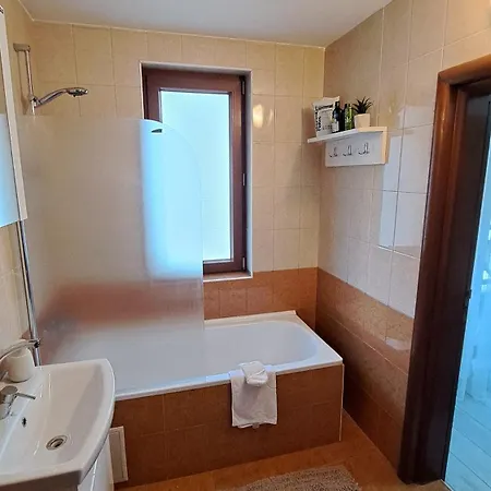 Holiday home Private House - Garden & Bbq - Walk To Gondola *